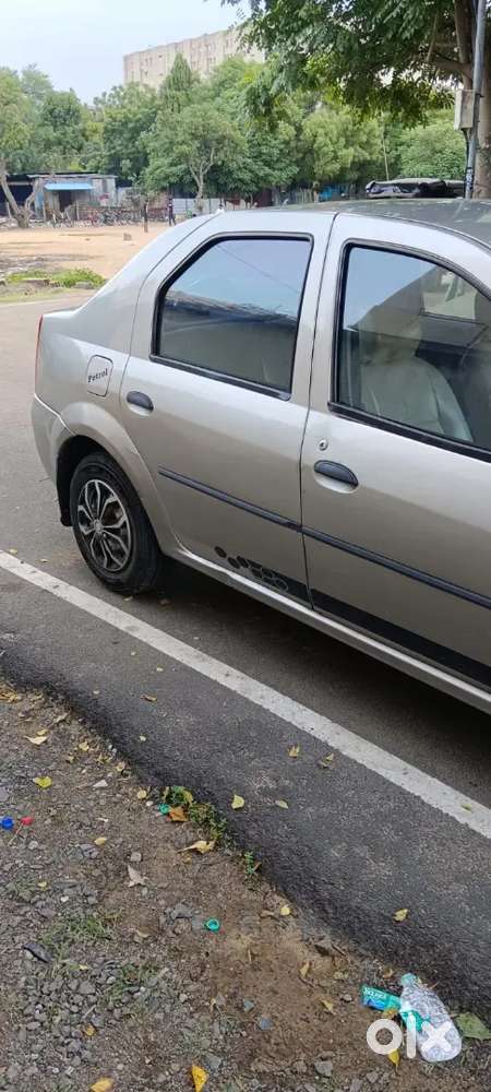 Mahindra Logan Petrol 1.4 Gle 2008