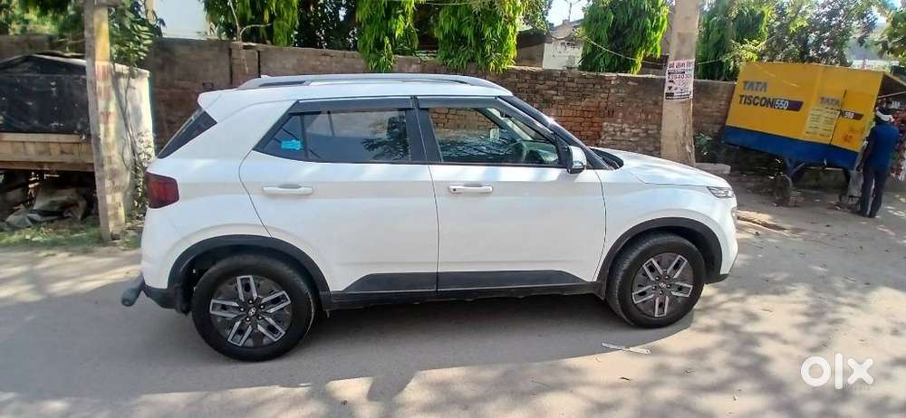 Hyundai Venue Sx (o) Mt 1.5 Diesel, 2021, Diesel