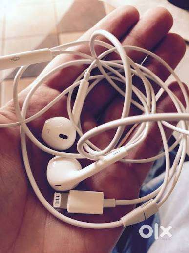 Apple original earphones wired lighting cable