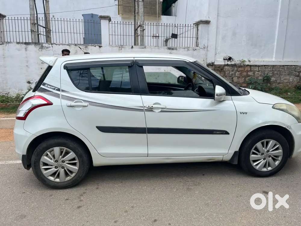 Maruti Suzuki Swift 2016 Petrol 64000 Km Driven