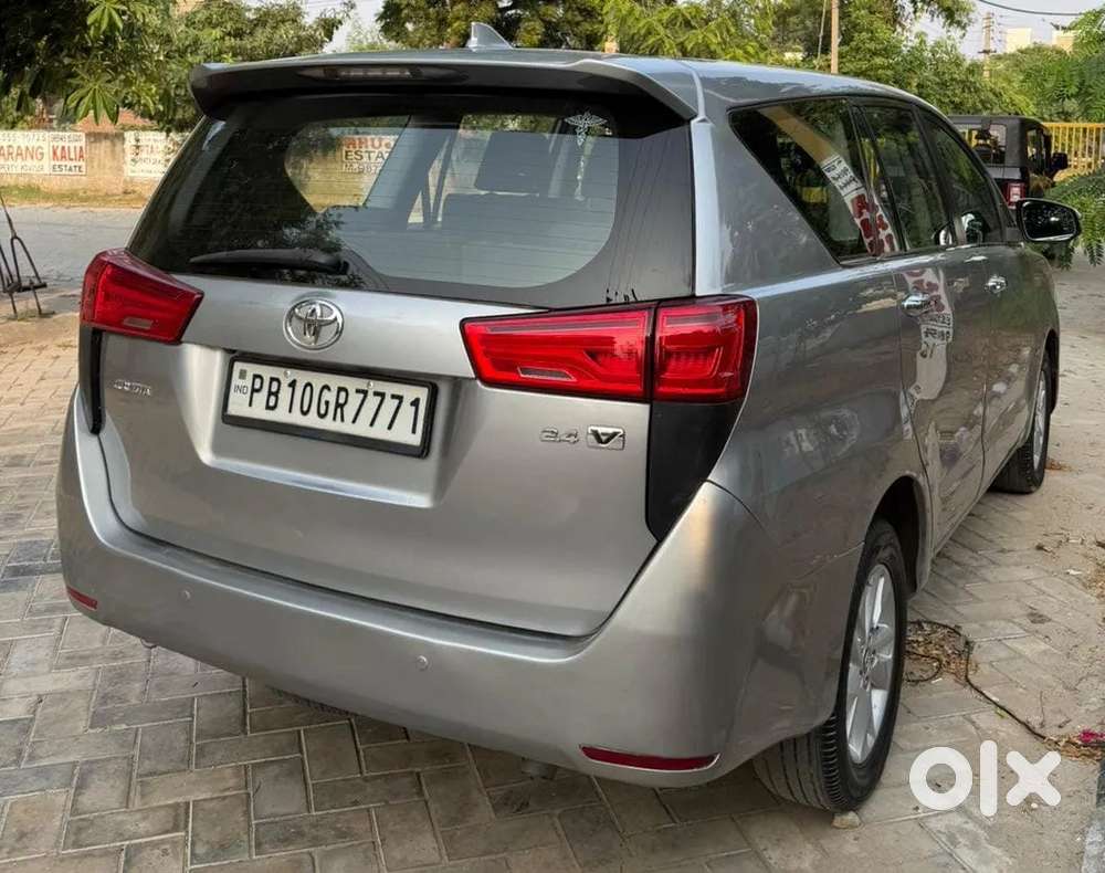 Toyota Innova Crysta 2.4 V 7 Str, 2017, Diesel