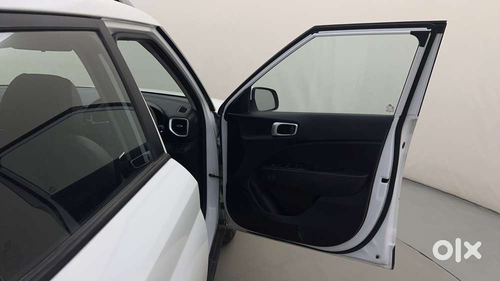 Hyundai Venue 1.2 S Plus, 2022, Petrol