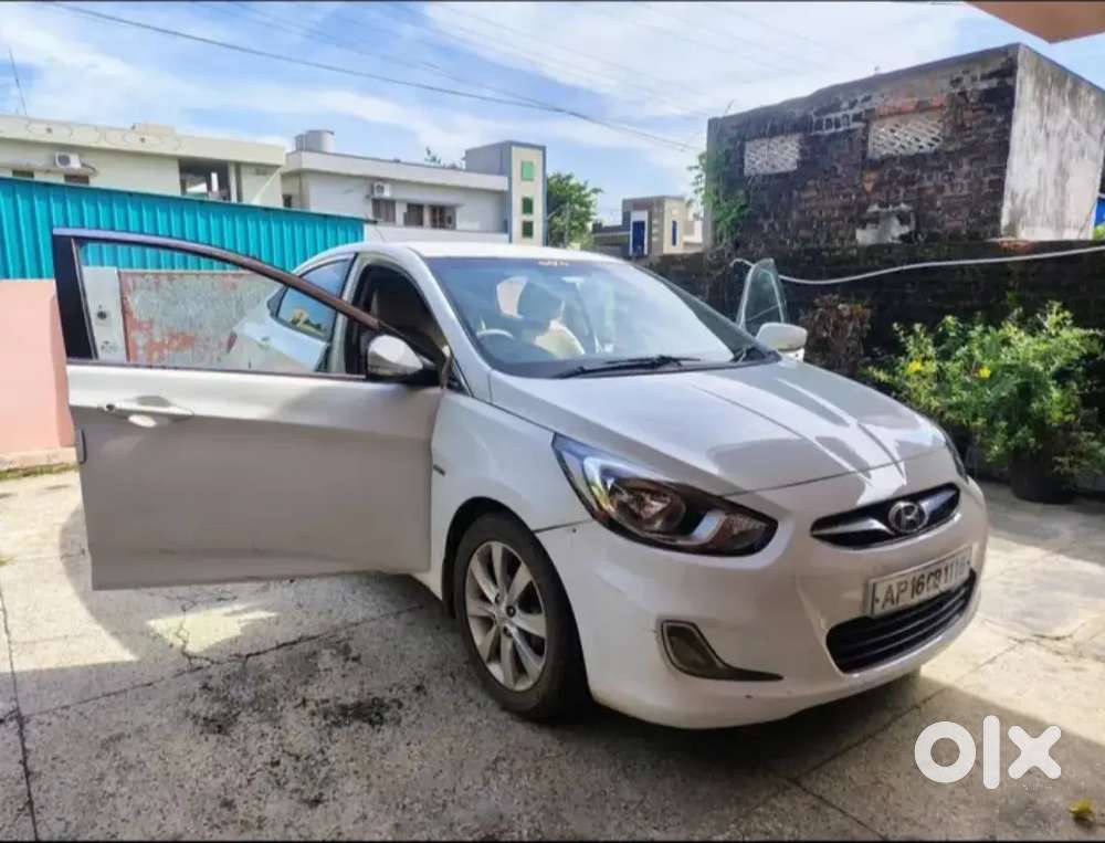Hyundai Verna 2012 Diesel 160982 Km Driven