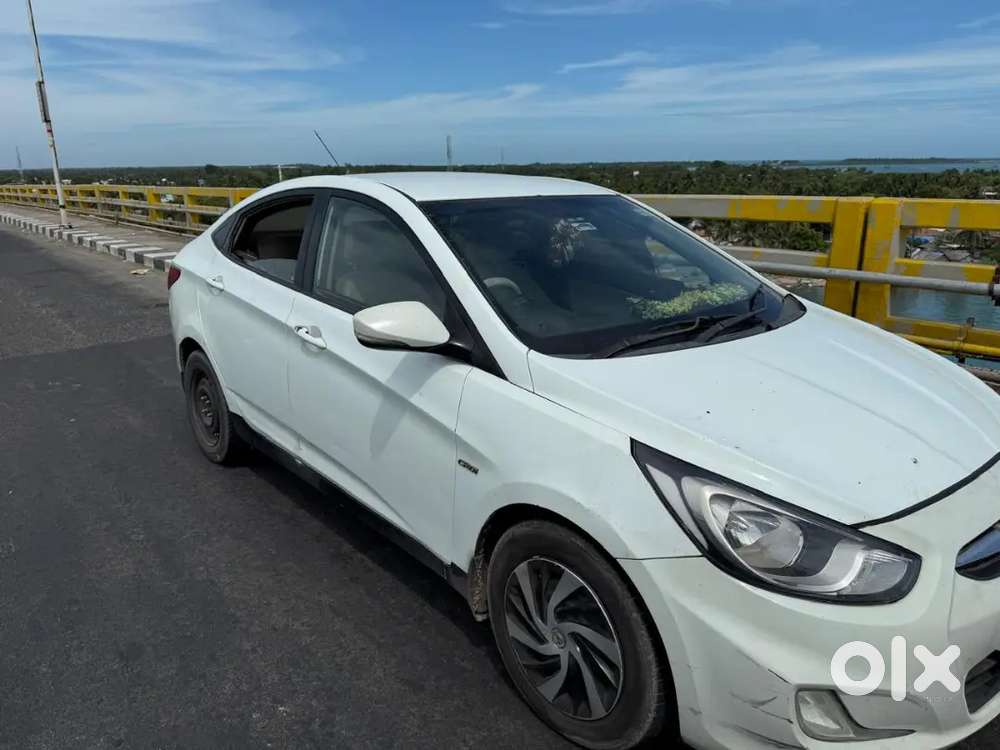 Hyundai Fluidic Verna 2012