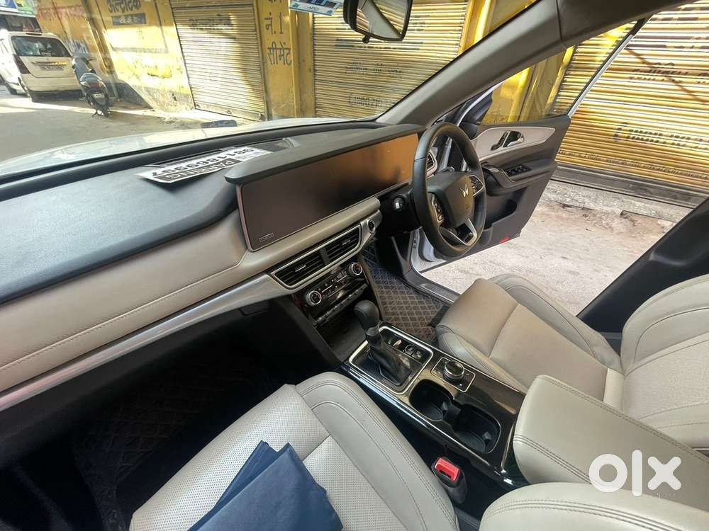 Mahindra Xuv700 Petrol 2023