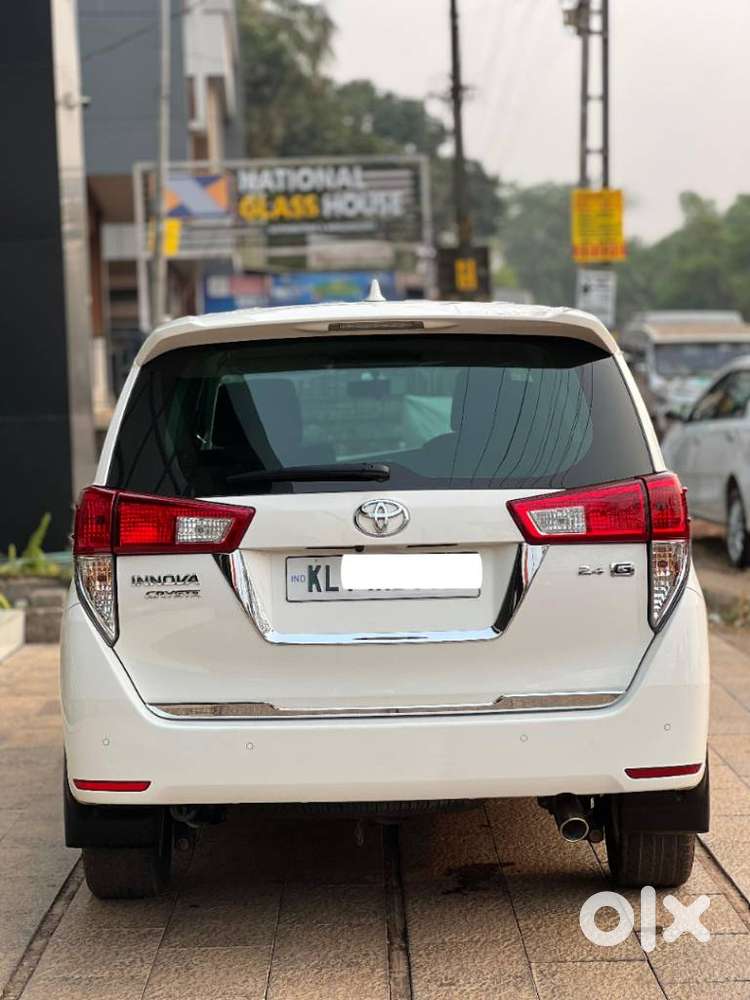 Toyota Innova Crysta 2.4 G Mt, 2022