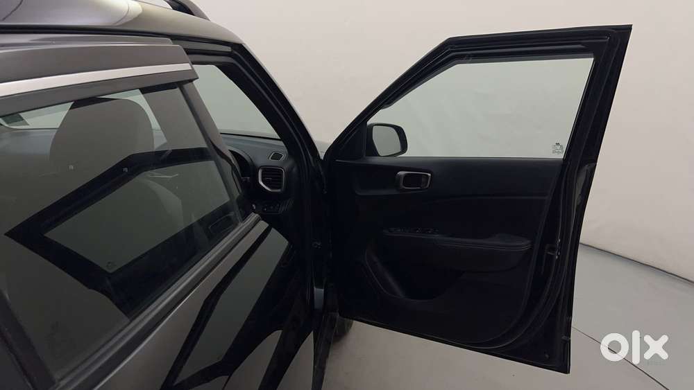 Hyundai Venue Sx Knight Edition Mt, 2025, Petrol