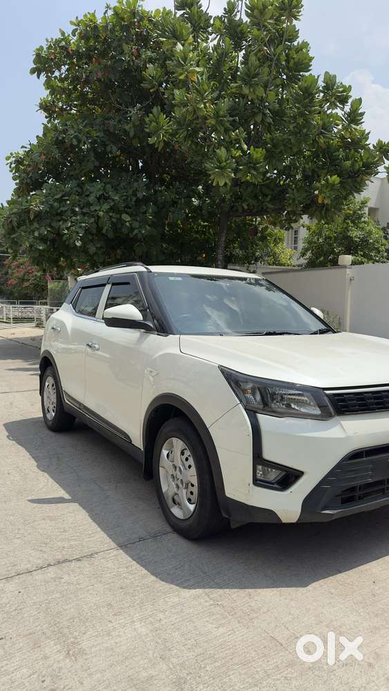 Mahindra Xuv300 W4, 2023, Petrol