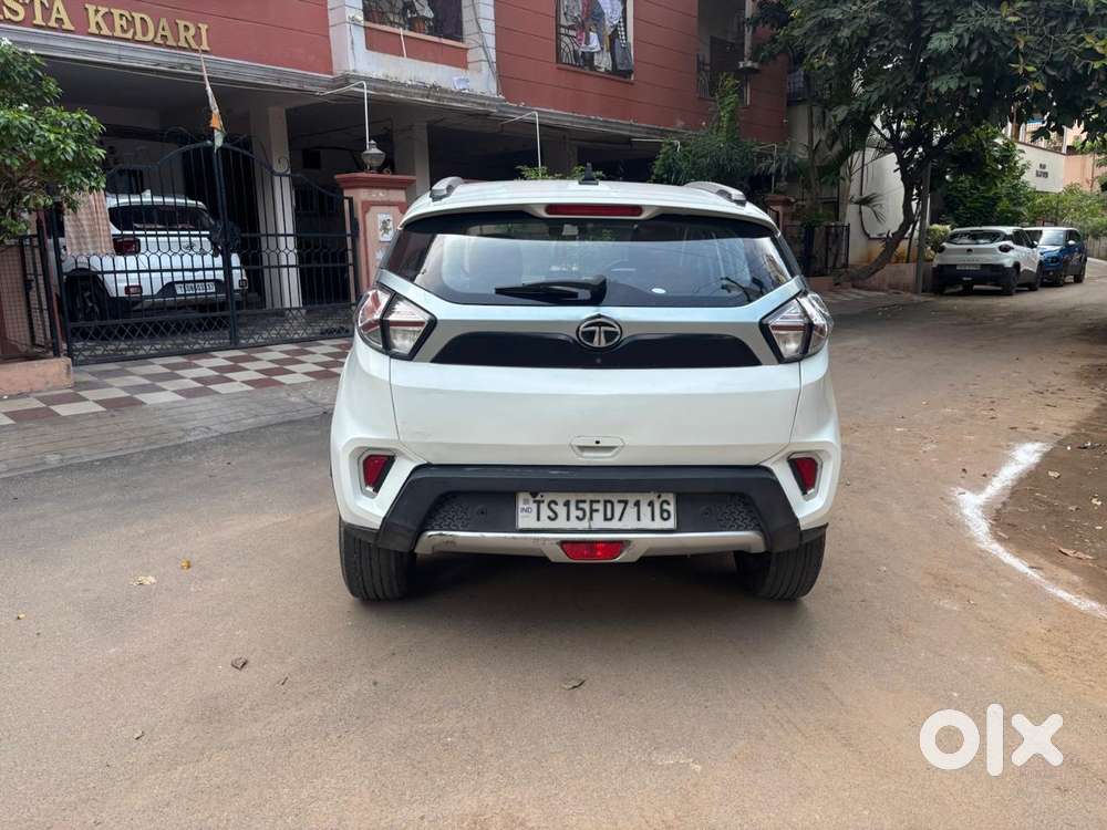 Tata Nexon 1.5 Revotorq Xza Plus Dual Tone Roof (o) Amt, 2021, Diese..