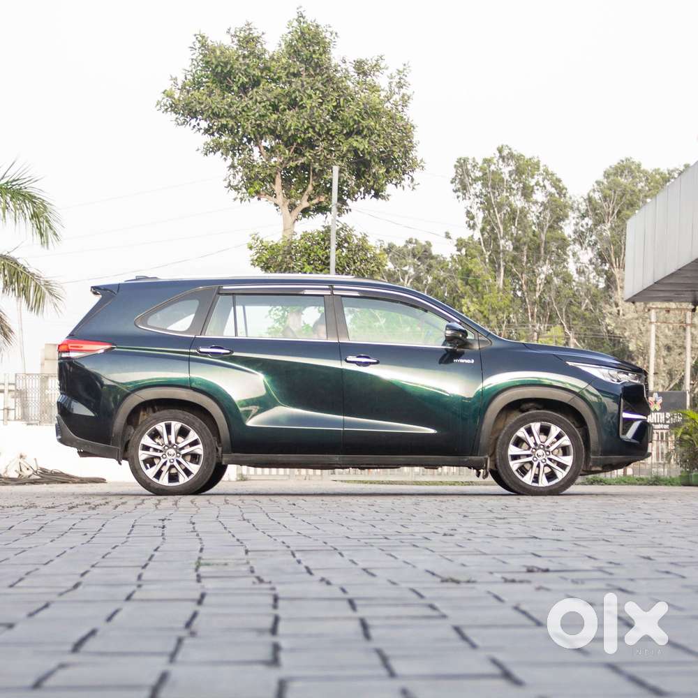 Toyota Innova Hycross 2.0 Zx (o) Hybrid 7 Str, 2024, Cng & Hybrids