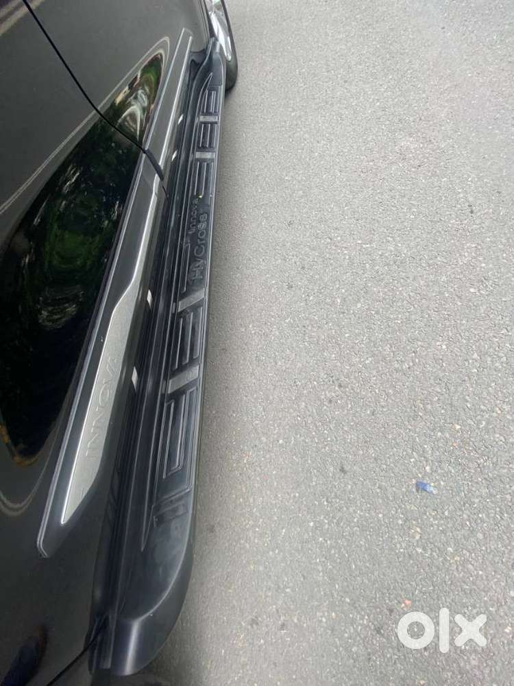 Toyota Innova Hycross 2.0 Vx Hybrid 8 Str, 2025, Cng & Hybrids