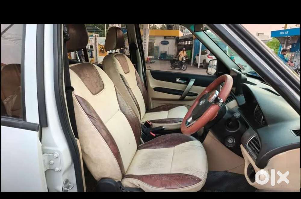 Tata Safari Storme 2015