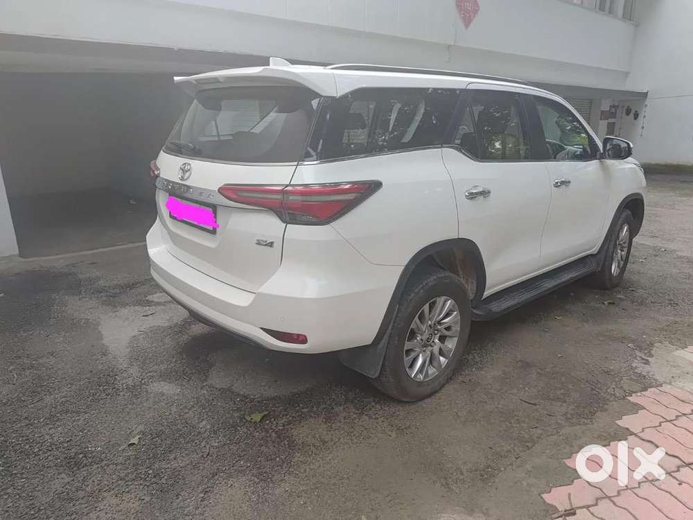 I Am Owner -  Toyota Fortuner 2024 Diesel Well Maintained