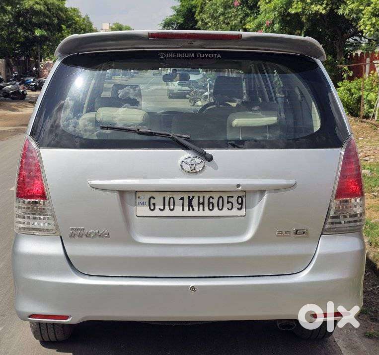 Toyota Innova 2.5 G (diesel) 8 Seater, 2010, Diesel
