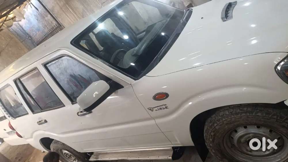 White Colour Mahindra Scorpio 2.2 Lx 2014