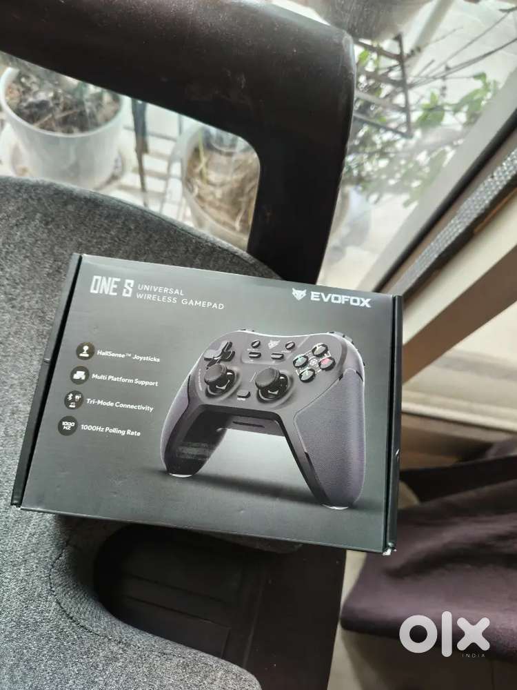 Brand new Game Controller - Evofox. (With Bill)