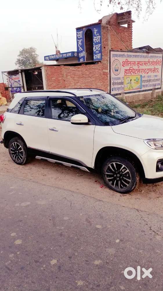2nd Owner Maruti Brezza 2022  Push Batan Start