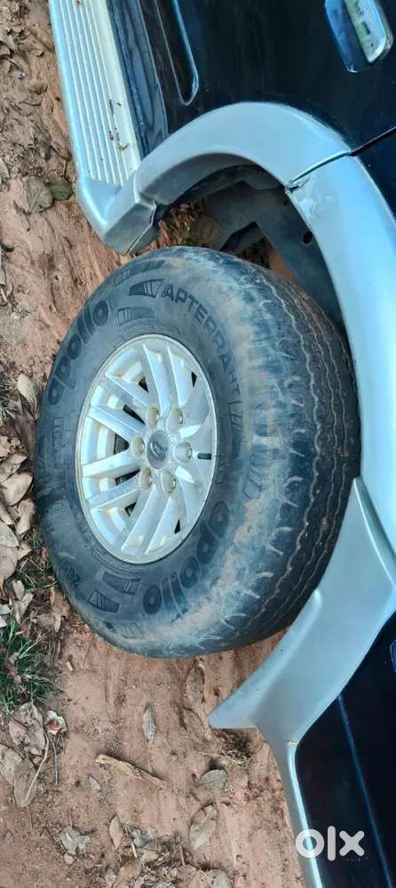 Black Ford Endeavour Car