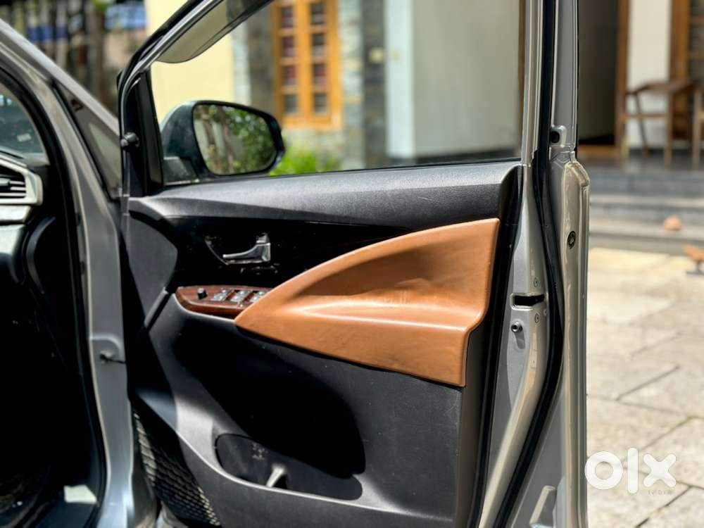 Toyota Innova Crysta 2017