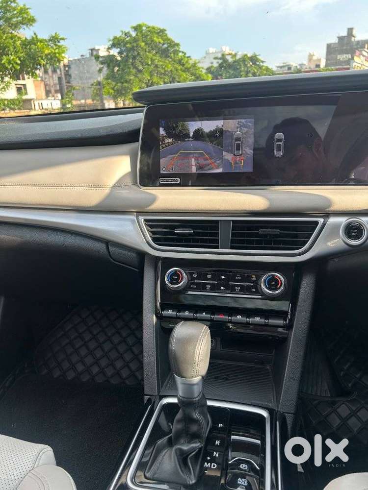 Mahindra Xuv700 2.0 Ax 7 Petrol At Luxury Pack Str, 2023, Petrol