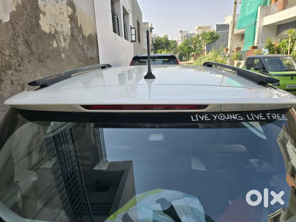 Xuv 300 W6 1.5l Automatic Bs6 Well Maintained Showroom Condition