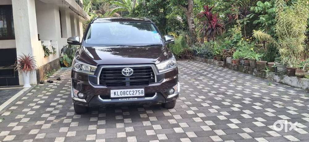 Toyota Innova Crysta 2.8z Automatic, 2017, Diesel