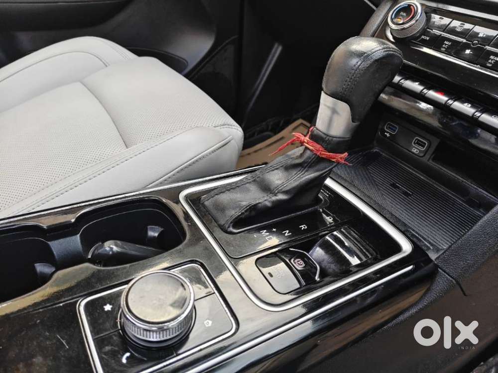 Mahindra Xuv700 2.0 Ax 7 Petrol At Luxury Pack Str, 2023, Petrol