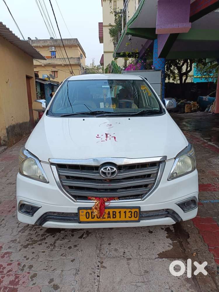 Toyota Innova 2.5 G (diesel) 8 Seater Bs Iv, 2016, Diesel