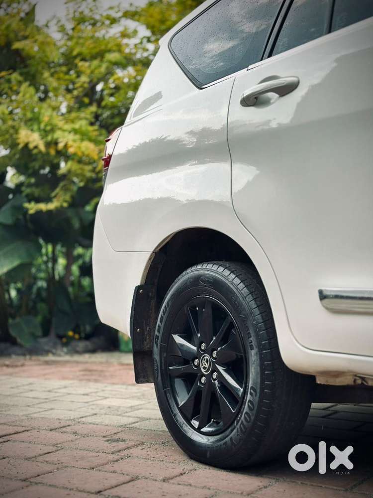 Toyota Innova Crysta [2020-ongoing] 2.7 Gx Mt 7 Str, 2017, Diesel
