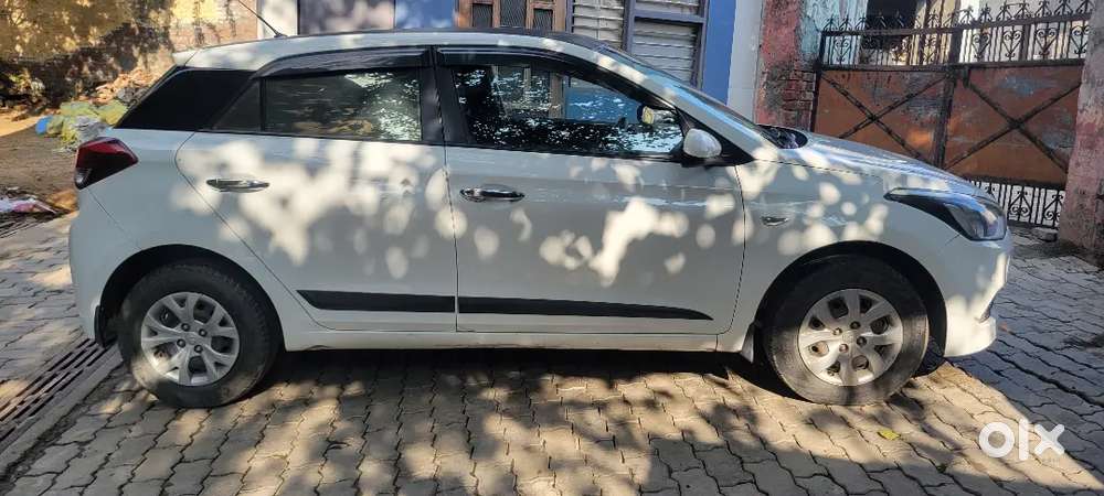 Hyundai I20 2016 Diesel Well Maintained.