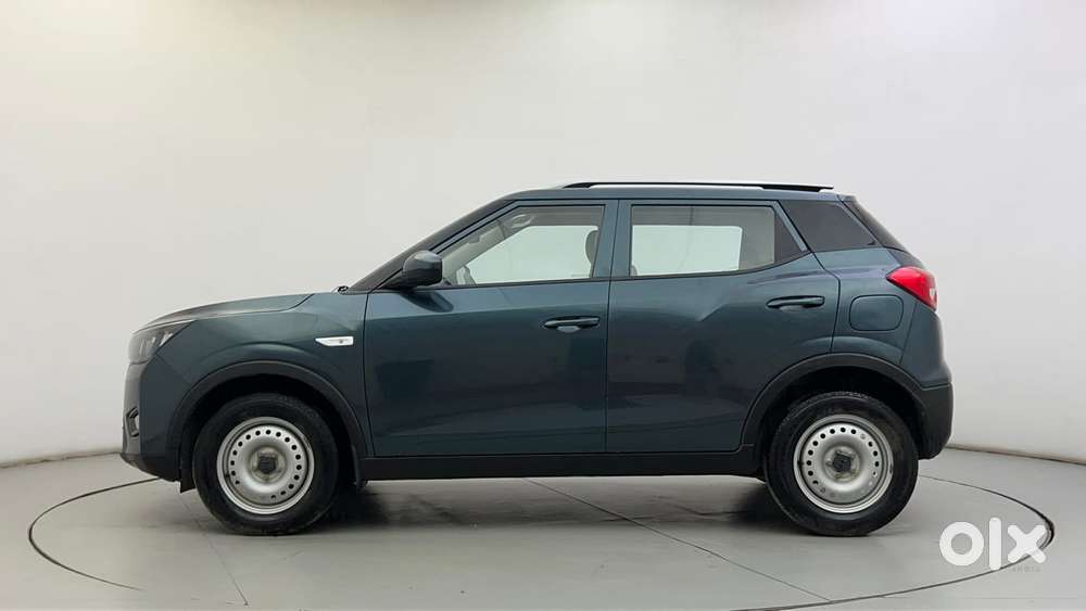 Mahindra Xuv300 W4, 2023, Petrol