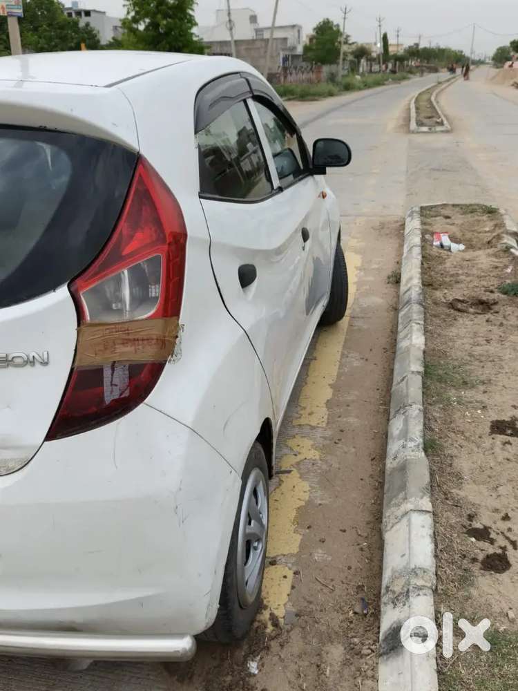 Hyundai Eon 2017 Lpg 100000 Km Driven