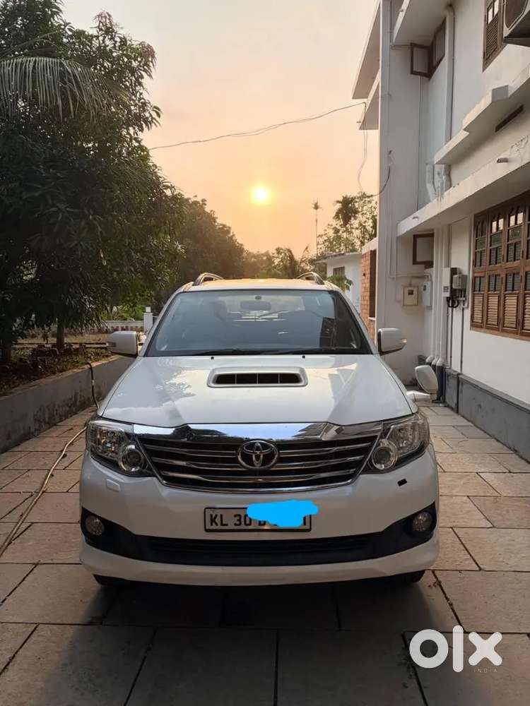Toyota Fortuner 2012 4x2 Automatic
