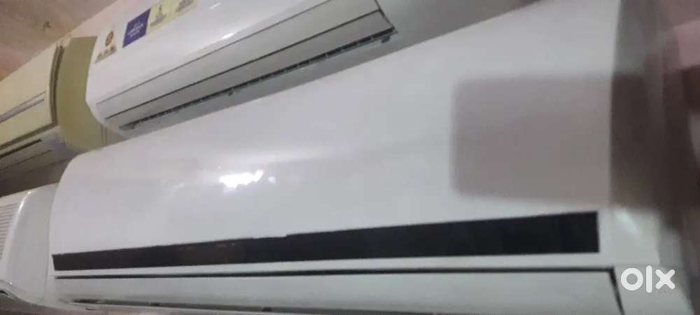 Sell use 2 ton & 2.5. Ton A.c. for coffee shop,banquet hall,showroom ...