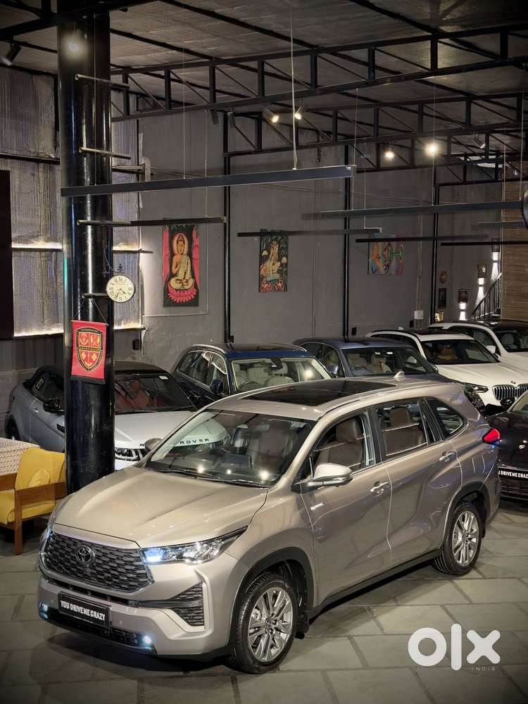 Toyota Innova Hycross 2.0 Zx (o) Hybrid 7 Str, 2023, Petrol
