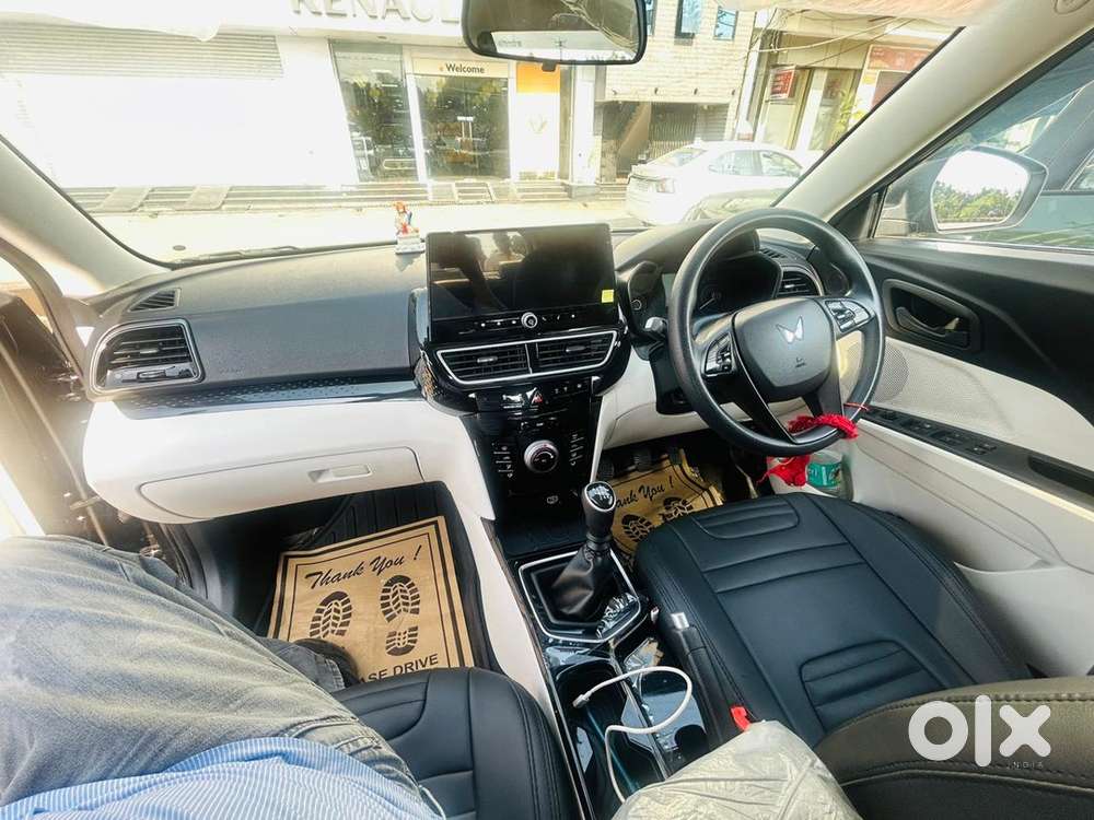 Mahindra Xuv 3xo Mx3 Petrol Manual 2025