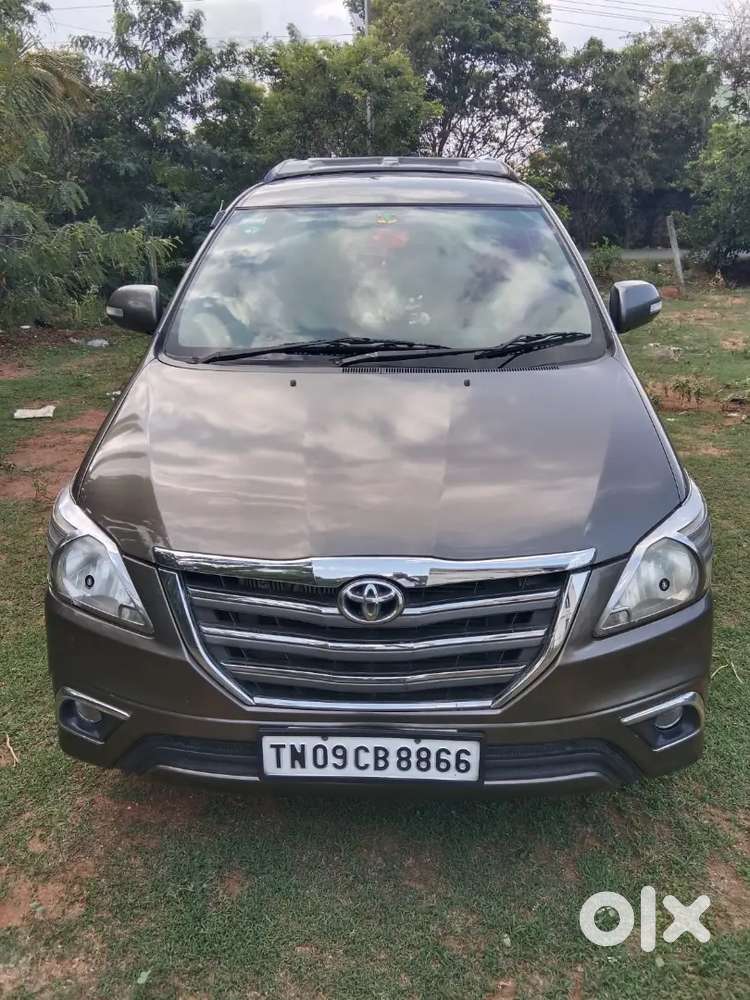 Toyota Innova 2.5 V 7 2015