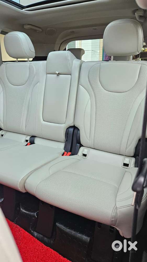 Mahindra Xuv700 2.2 Ax 7 Diesel Mt Luxury Pack Str, 2025, Diesel