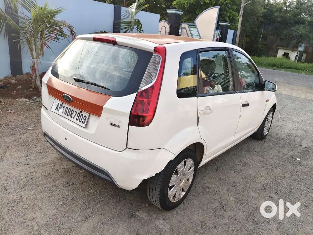 2030 Life Ford Figo 2010 Diesel Good Condition