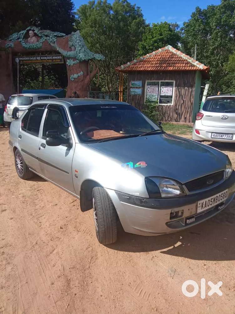 Ford Ikon 1.3 Clxi 2004 Variant