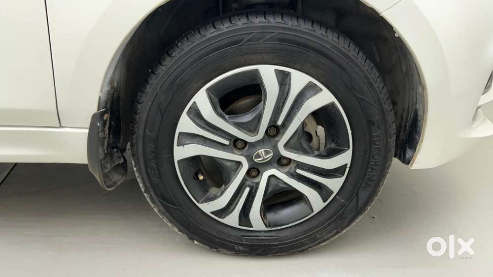 Tata Tiago 1.2 Revotron Xt Option, 2023, Petrol