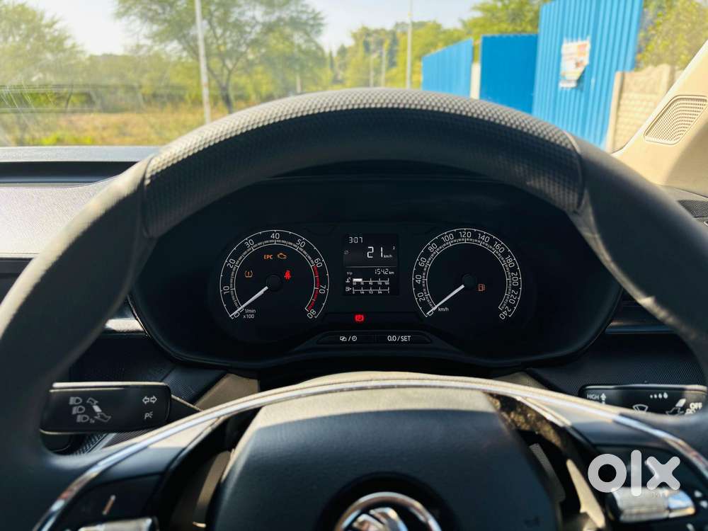 Skoda Slavia Anniversary Edition 1.5l Tsi Mt, 2022, Petrol
