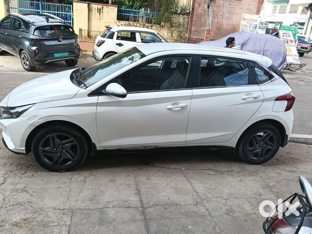 Hyundai I20 Sportz 1.2 Ivt, 2022, Petrol