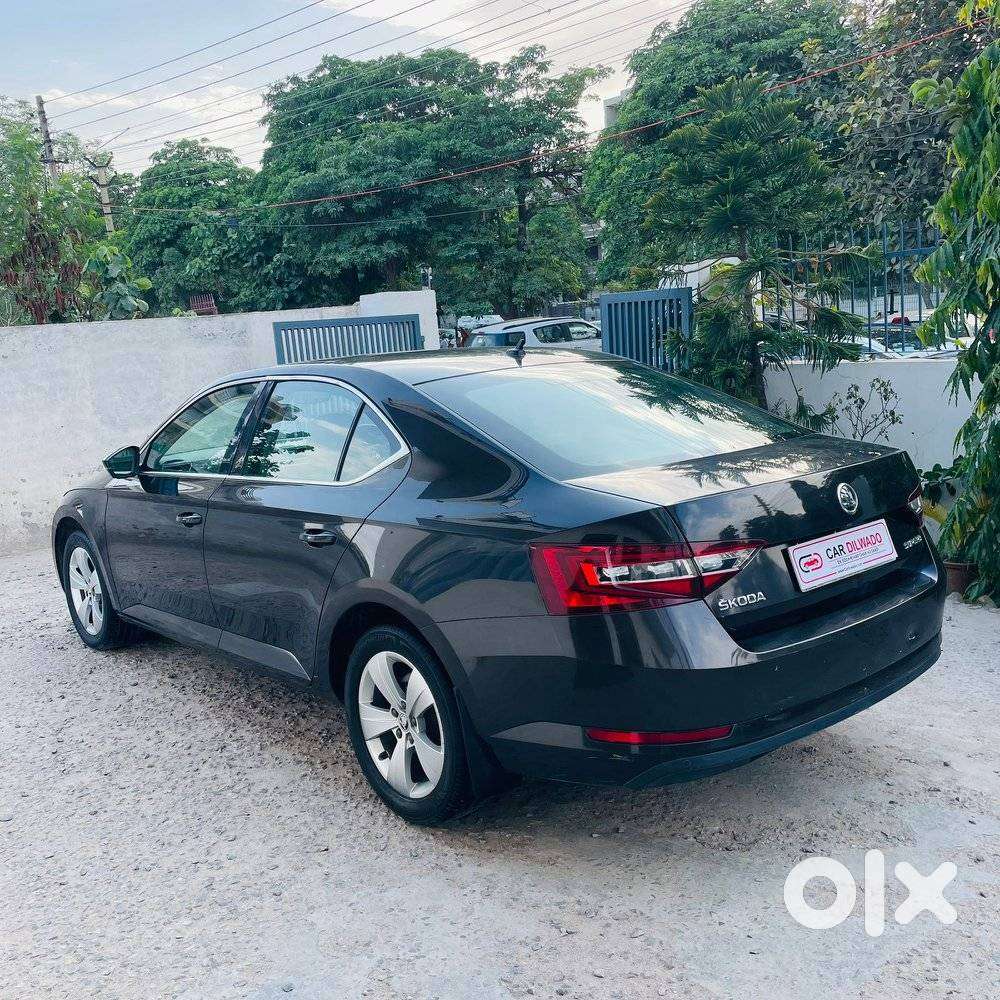 Skoda Superb Style 1.8 Tsi At, 2017, Petrol