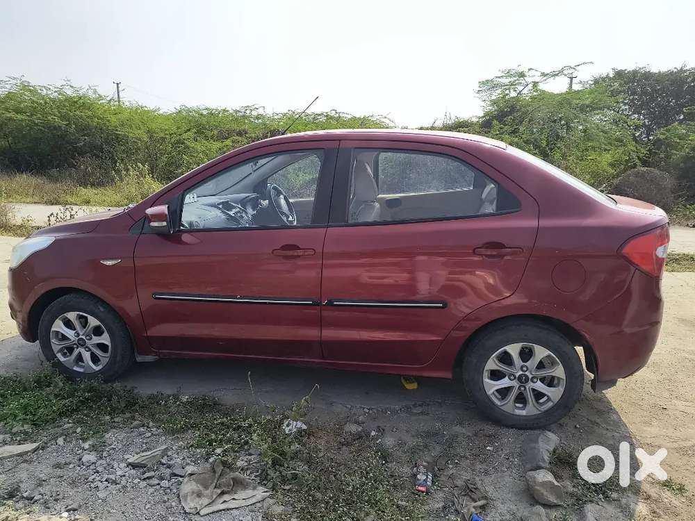 Ford Aspire Titanium Blu 2016