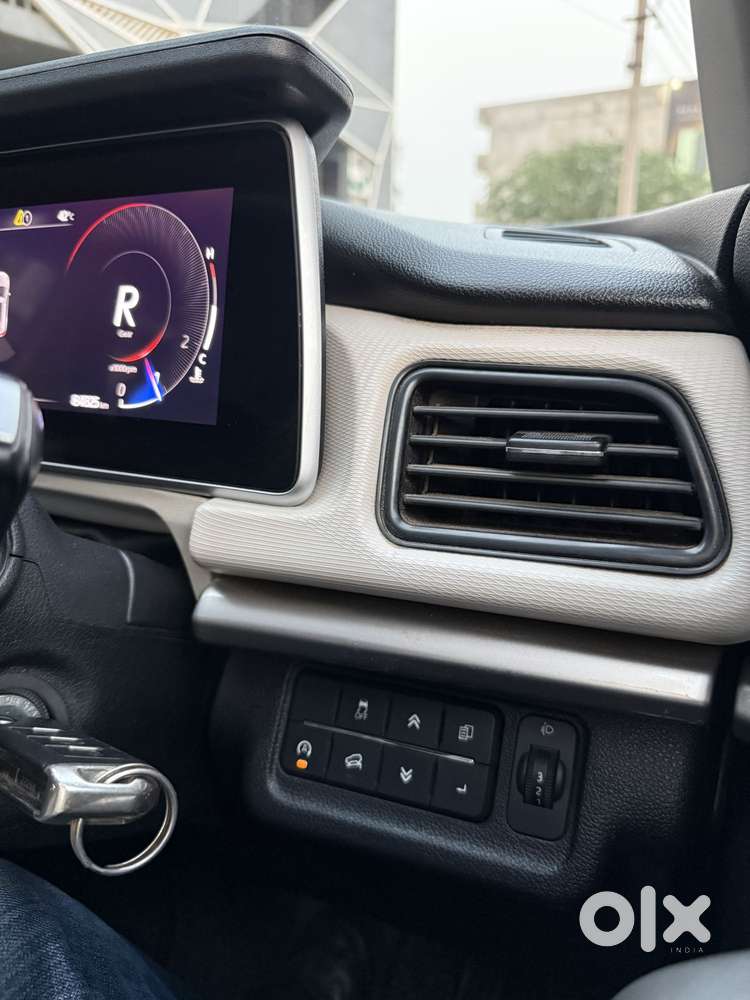 Mahindra Xuv700 2.2 Ax 3 Diesel At 5 Str, 2023, Diesel