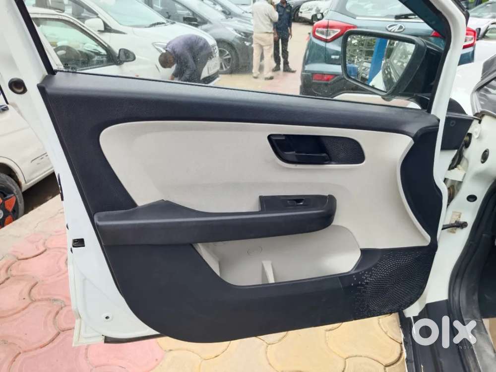Tata Altroz 1.2 Xt, 2022, Petrol