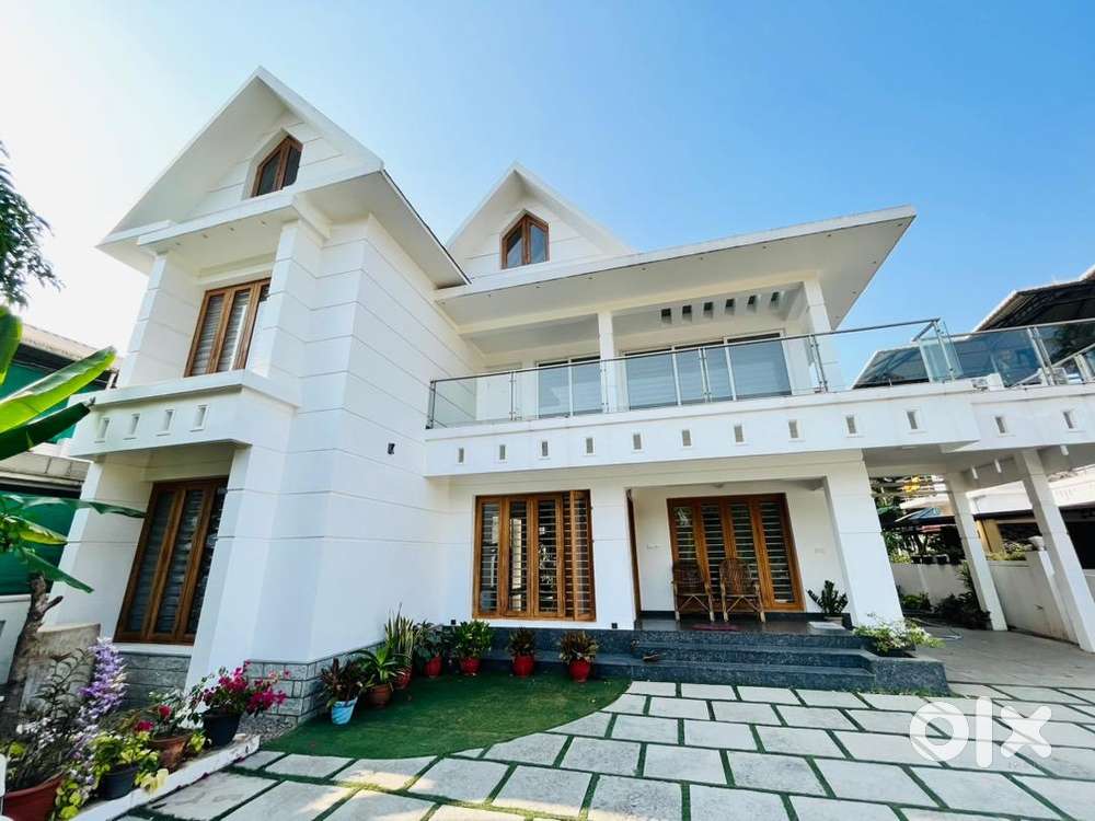 Fully Furnished Premium Independent Villa at Kochi For Sale Houses