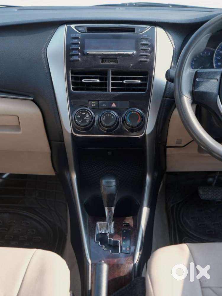 Toyota Yaris J Cvt, 2018, Petrol