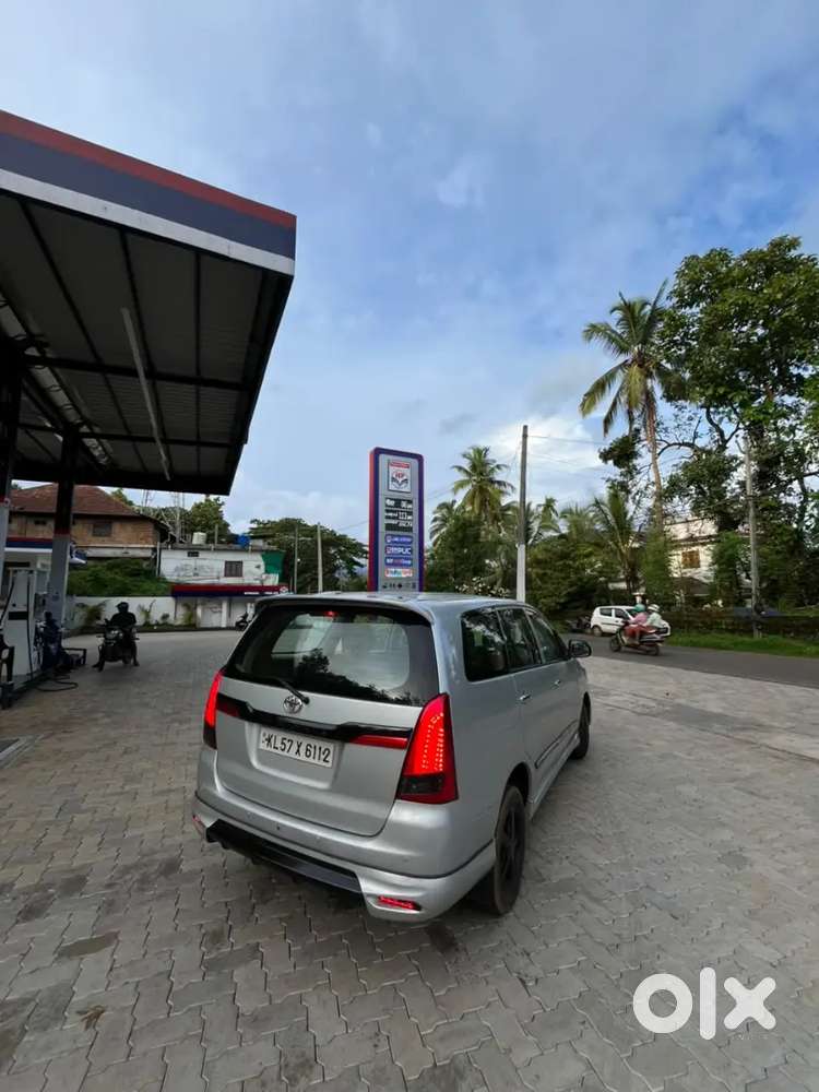 Toyota Innova 2012